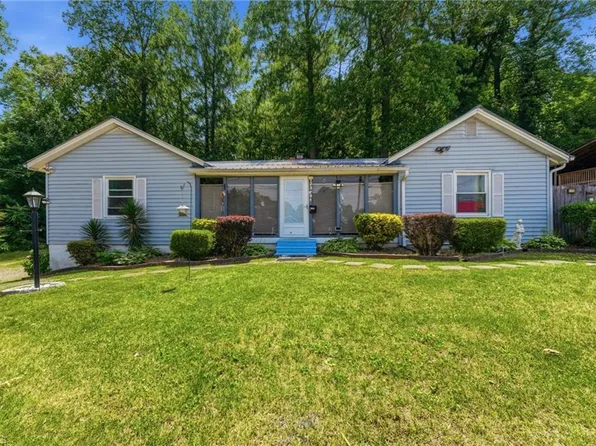 2360 Dellabrook Rd, Winston Salem, NC 27105