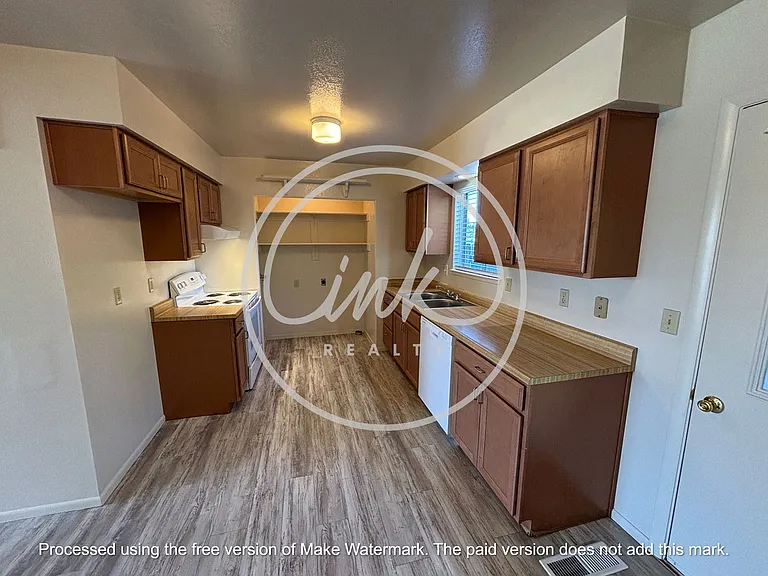 1410 Douglas Ave #6 — Photo 8