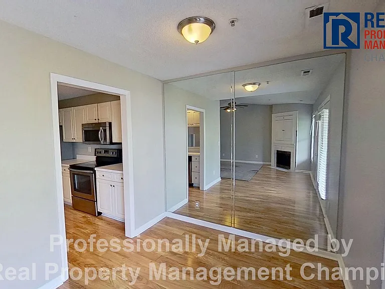 705 Summertime Ln #G — Photo 4