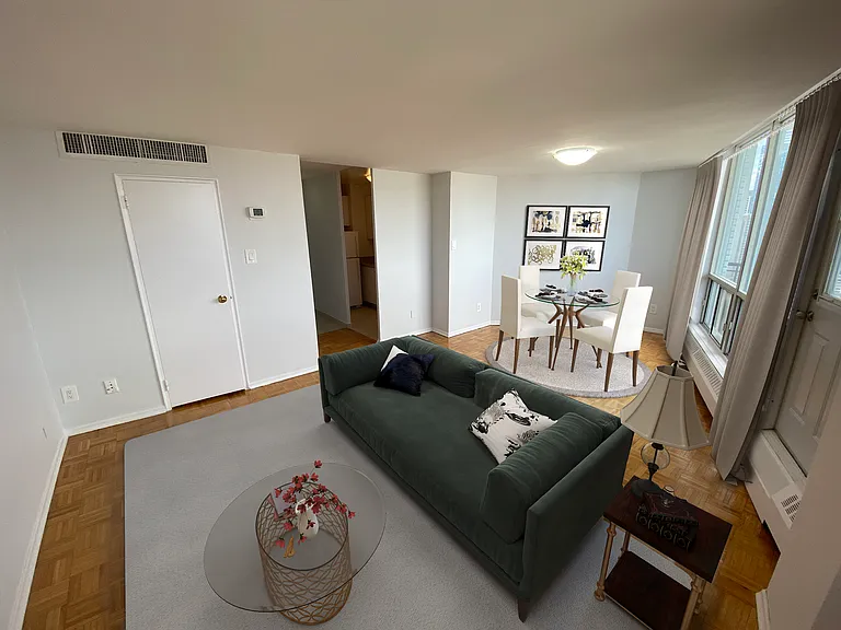 50 Alexander St — Photo 20