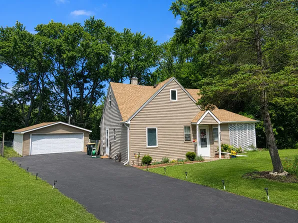 924 Hillwood Cir, Round Lake Beach, IL 60073