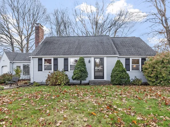 61 Postgate Rd, South Hamilton, MA 01982