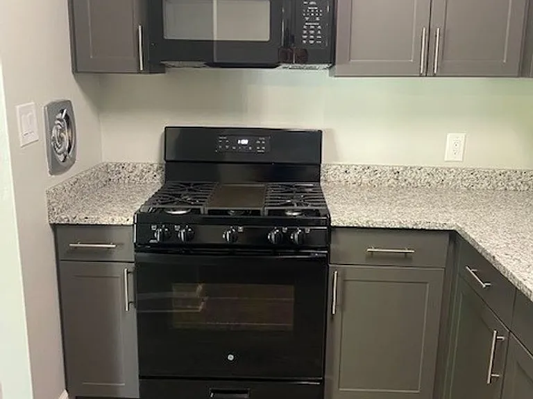3331 Hewitt Ave #1 — Photo 1