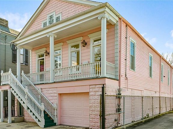 2nd image of 716 Marigny St