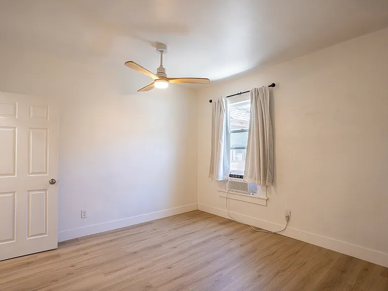 1012 Broadway St #1 — Photo 11