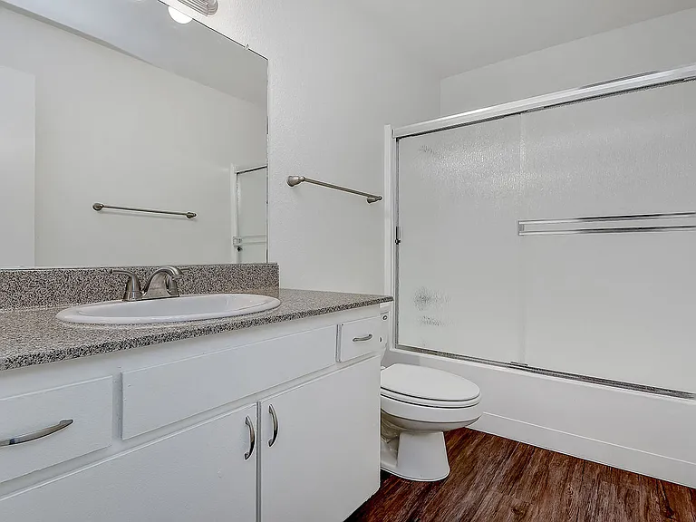 Grande Apartment Homes Bathroom