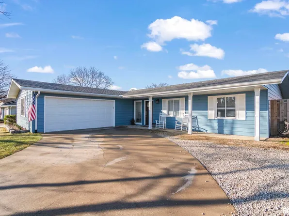 9 Timbercrest Dr, Sherman, IL 62684