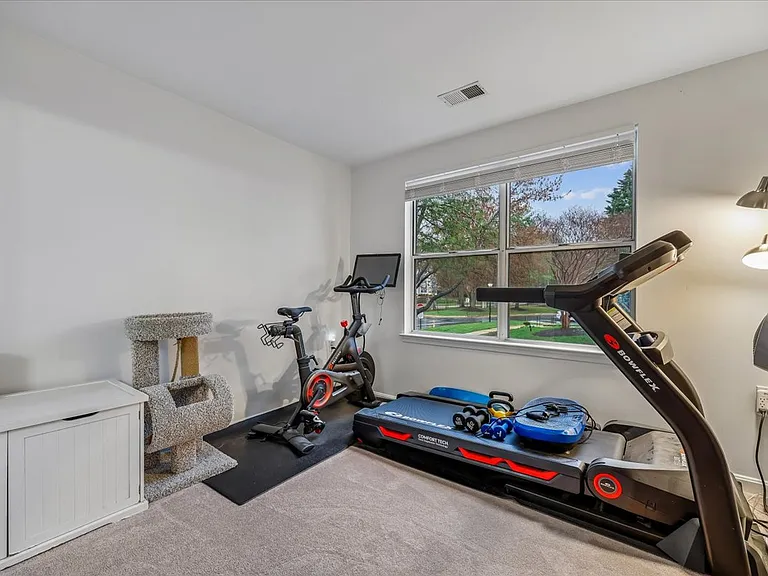 10010 Vanderbilt Cir #39 — Photo 13