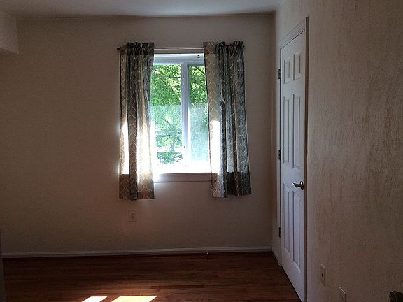 3rd image of 1780 Liberty Ln APT 35