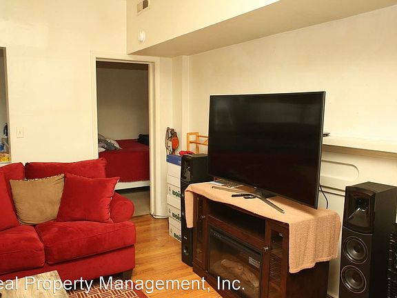 2nd image of 606 Gillespie Ave APT 4