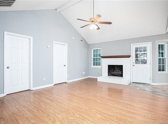 4th image of 1807 Hedgelawn Dr