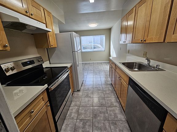 5th image of 43102 Starr St
