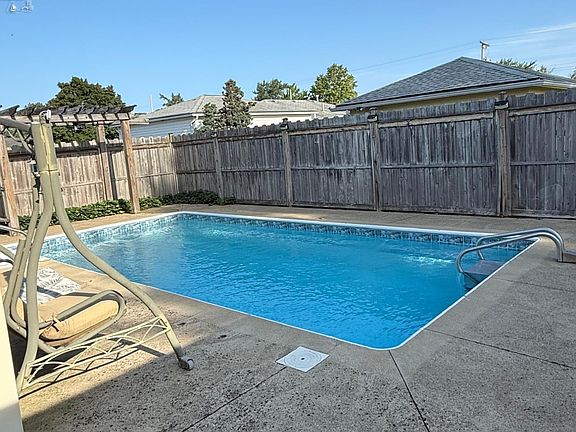 3rd image of 1326 W 29th St