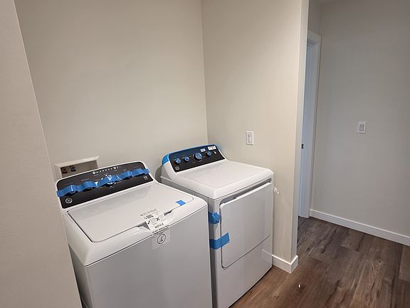 4th image of 615 N Fries Ave #1/2