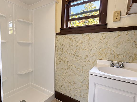 5th image of 3 Olney Rd #1
