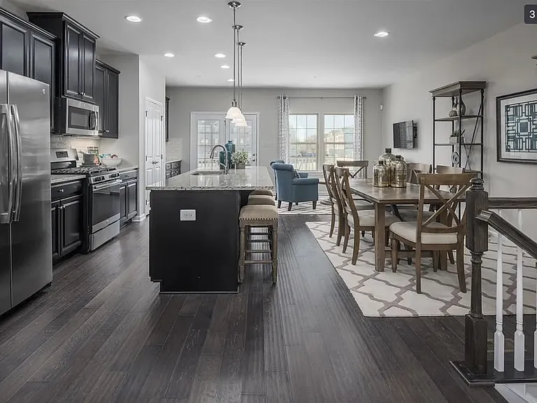 707 Channing Park Cir — Photo 2