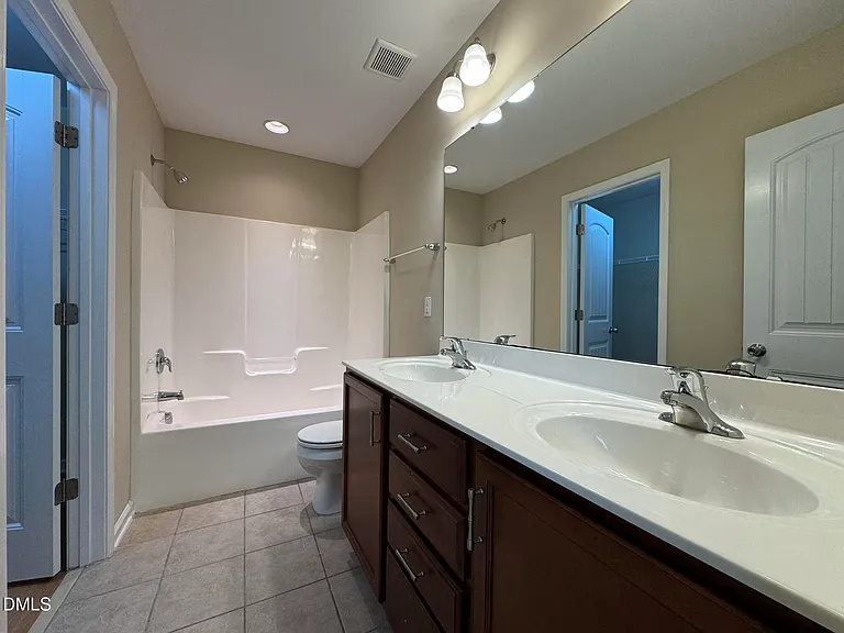 4478 Middletown Dr — Photo 26