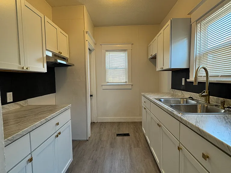 4003 W Muhammad Ali Blvd — Photo 2