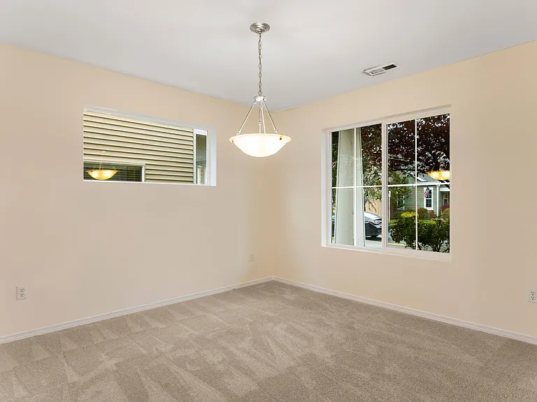 6525 Douglas Ave SE — Photo 12