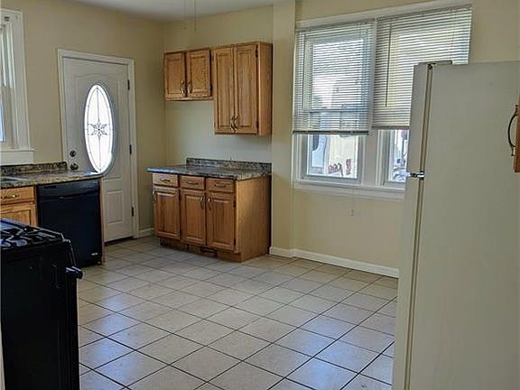 2nd image of 3058 Urwiler Ave #1