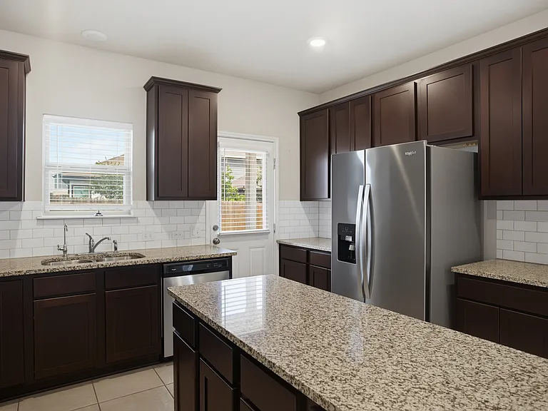 7714 Abbey Pl — Photo 4