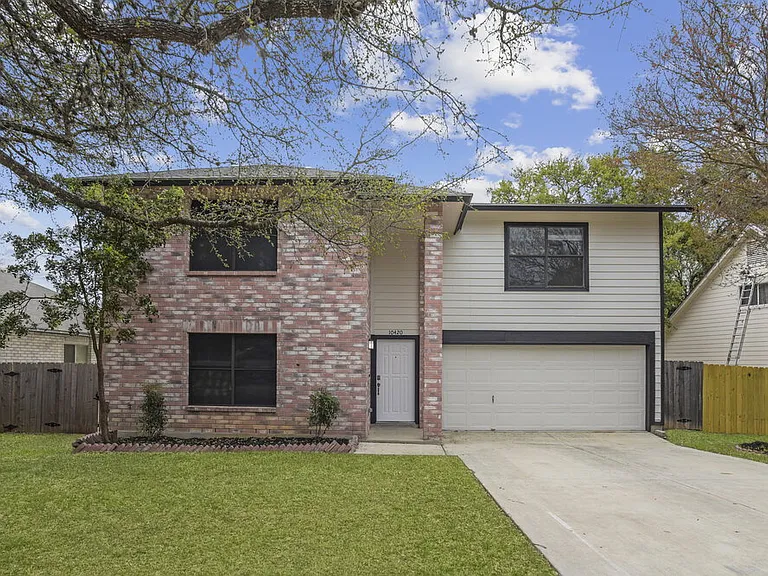 10420 Arbor Blf — Photo 1