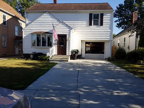 2nd image of 102 Mullen St