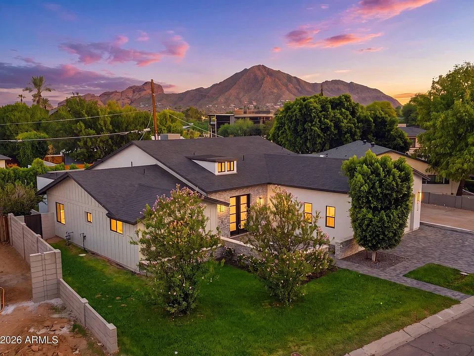 4348 E Mitchell Dr