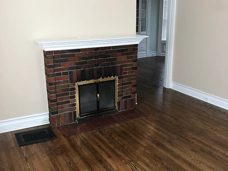 118-120 W Gibson St — Photo 1