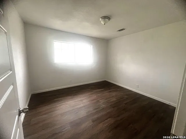 4 bed, 2.0 bath, 1375 sqft, $1,900 — Photo 4