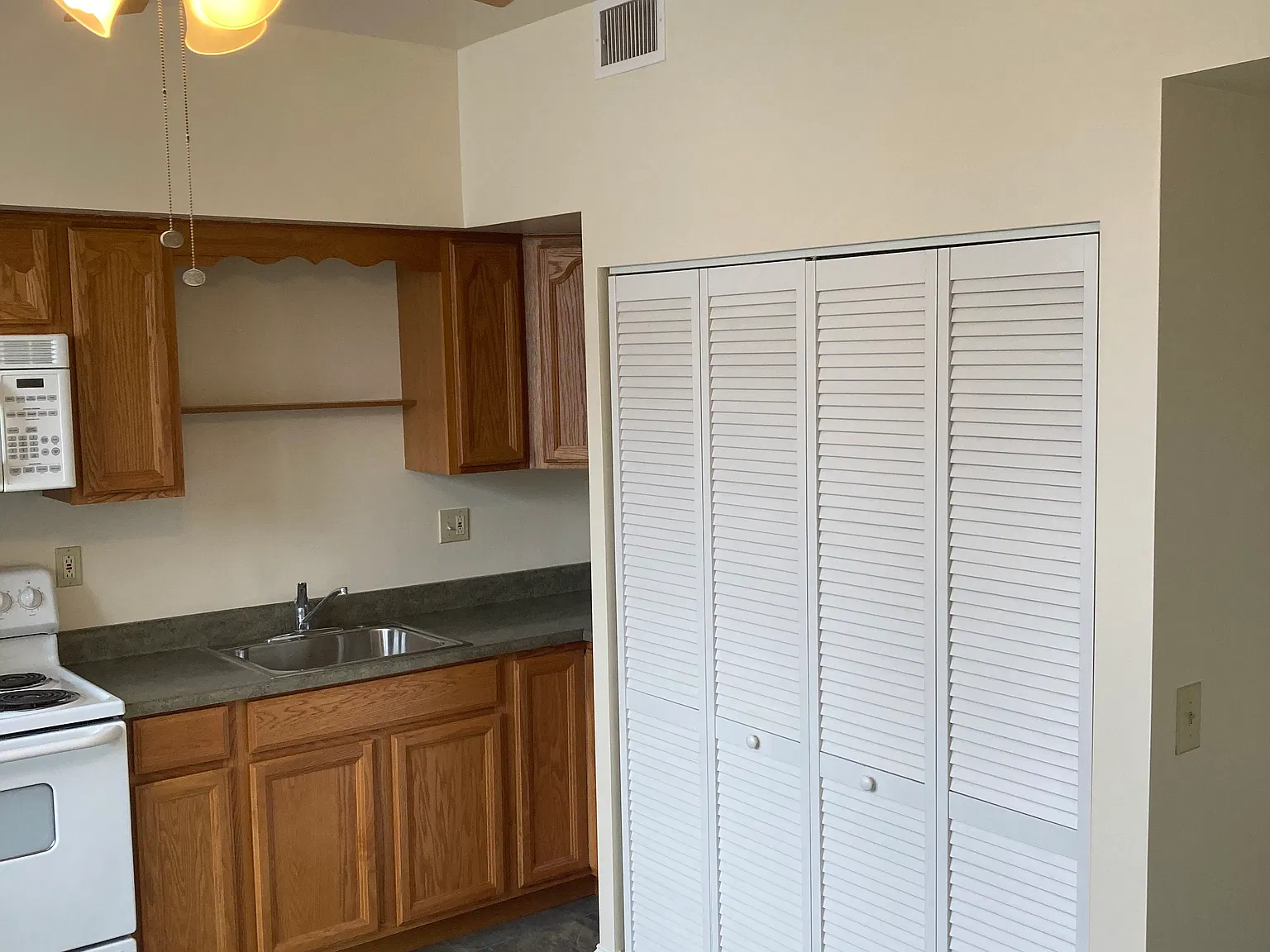 1 bed, 700 sqft, $875 — Photo 3