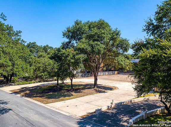 4th image of 143 Honeysuckle Ln