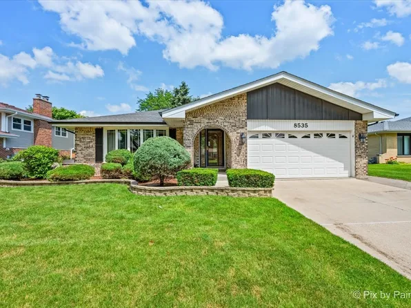 8535 Harvest Ln, Darien, IL 60561
