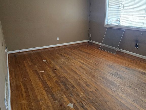 4th image of 5956 Reed Ave