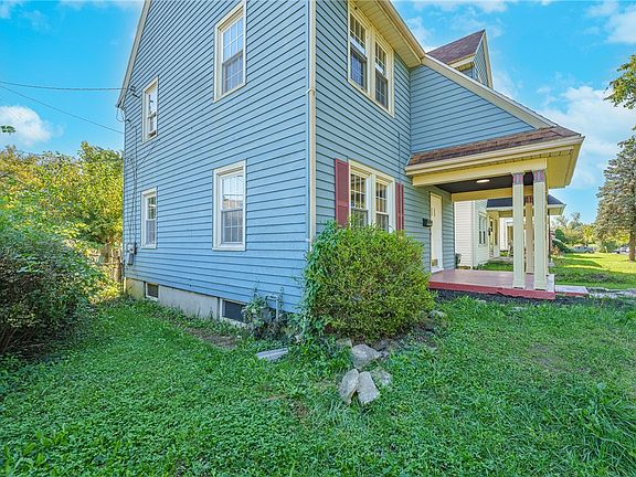 3rd image of 2064 Rustic Rd