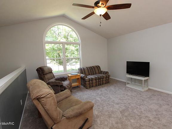 3rd image of 14262 Boer Run