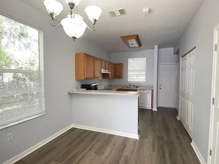 3901 SW 20th Ave #301 — Photo 11
