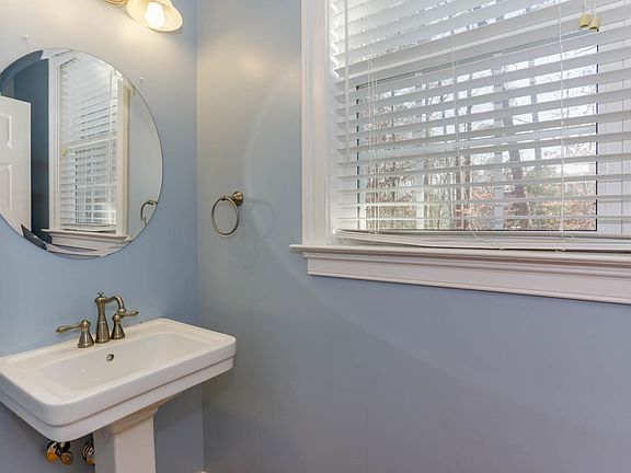 5th image of 103 Teal Way