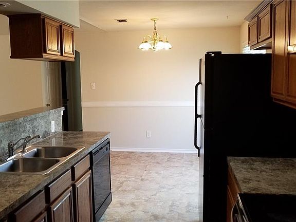 4th image of 9025 Christopher Cir