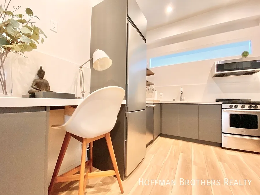 Studio, $2,450 — Photo 2