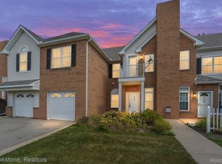 610 Olde English Cir, Howell, MI 48855