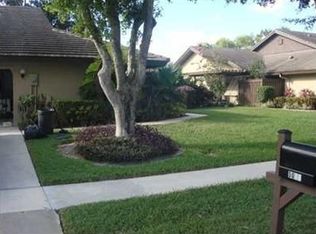 5066 Pine Dr, Boynton Beach, FL 33437