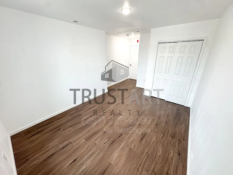 2317 N 15th St #5 — Photo 10