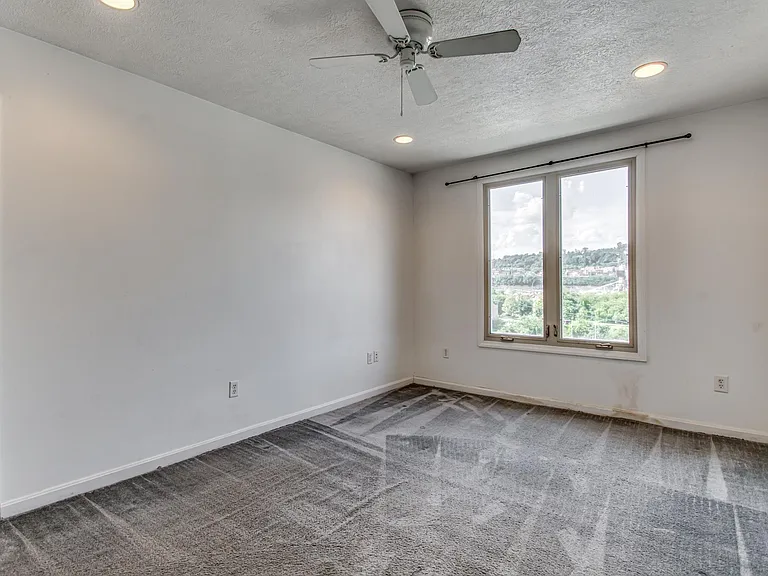 2128 Merriman Way — Photo 24
