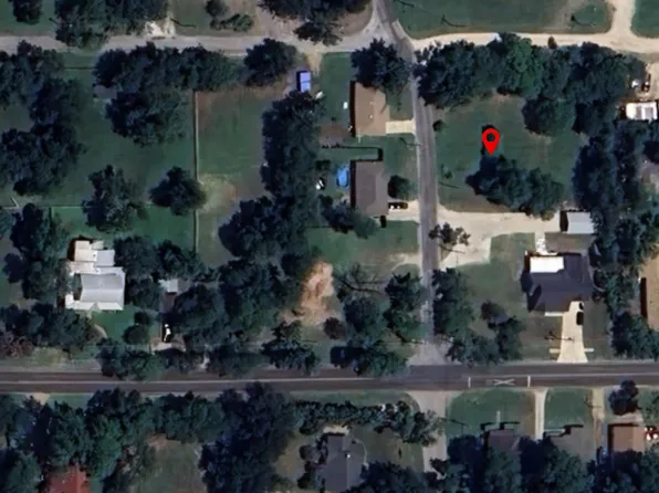 209 N Hill St, Pilot Pt, TX 76258
