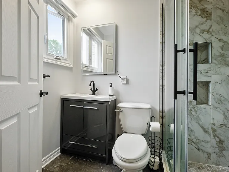 1902 Featherston Dr #1902 — Photo 38