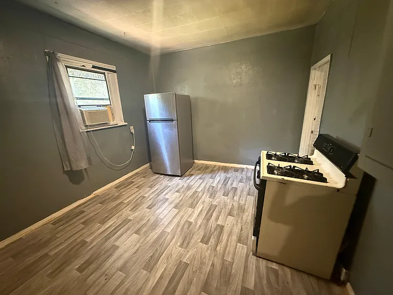 1506 Travis St #2 — Photo 8