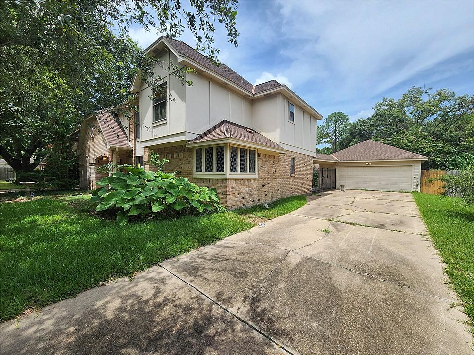 1st image of 15714 Woodcroft Dr