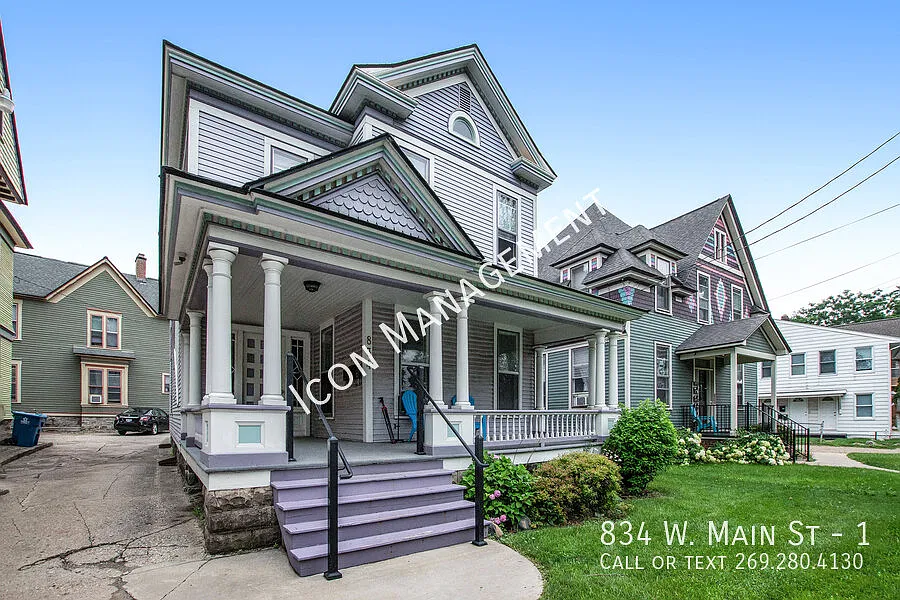 834 W Main St — Photo 2