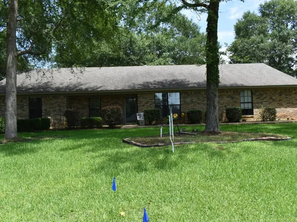 20 Springwood Dr, Magnolia, AR 71753